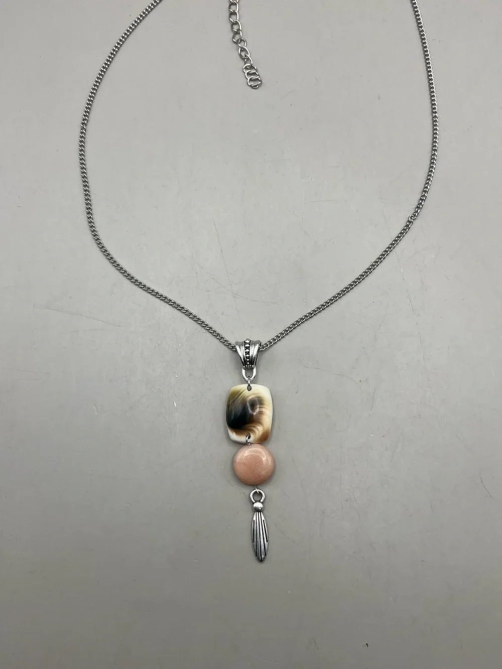 Shiva Shell Peach Jade Necklace Silver Tone Pendant Boho Gemstone Layering